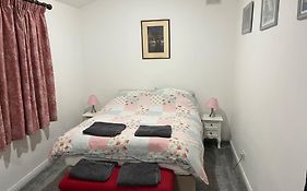 Lovely 1 Bedroom Flat In Quiet Wimbledon